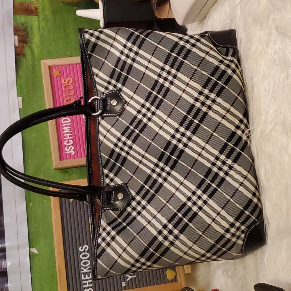 BURBERRY TOTE